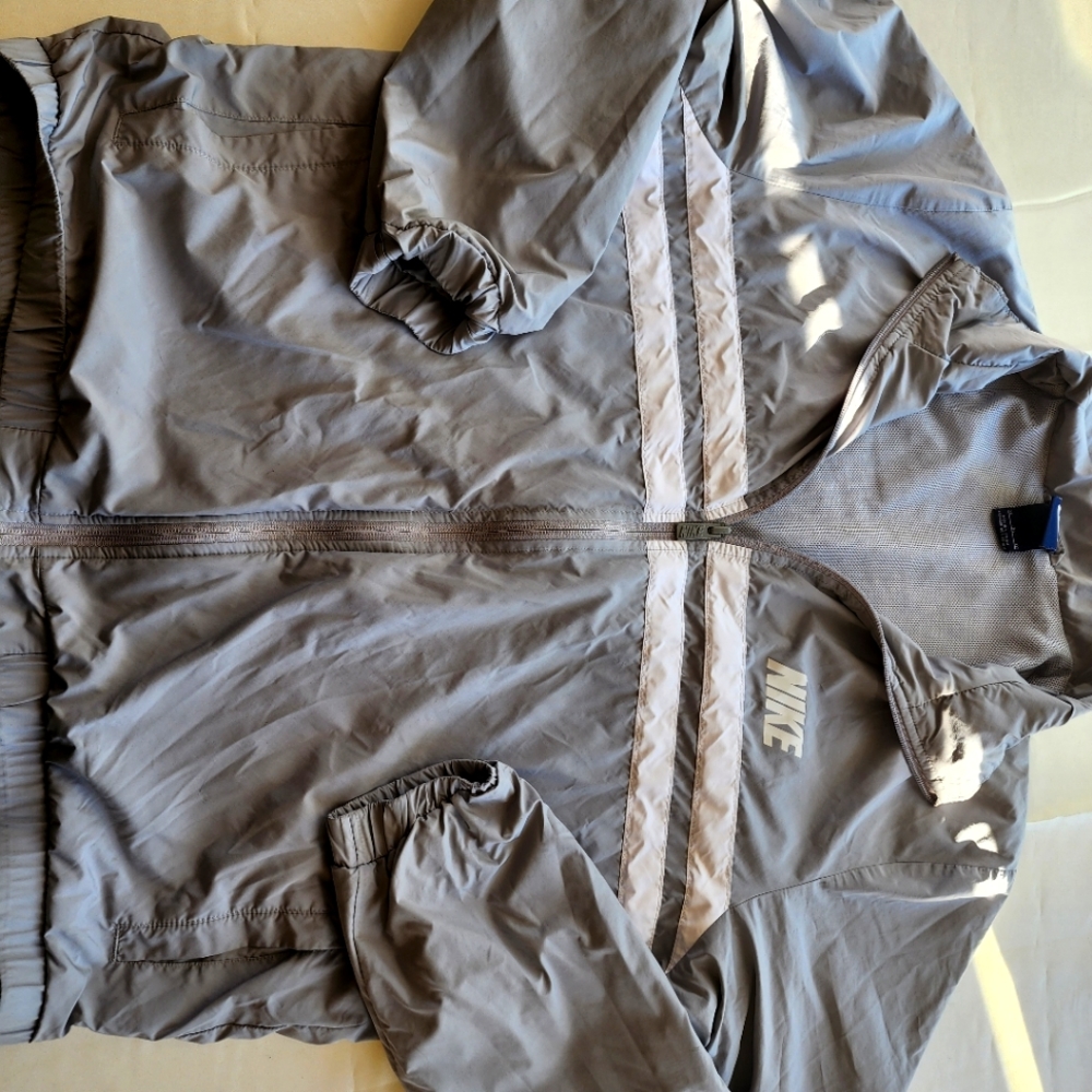 Nike wind breaker